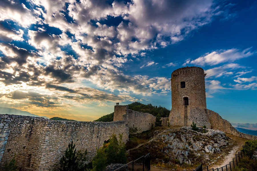 bominaco e peltuinum